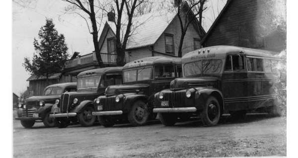 Photo: Patterson Bus Line Elgin c. 1955